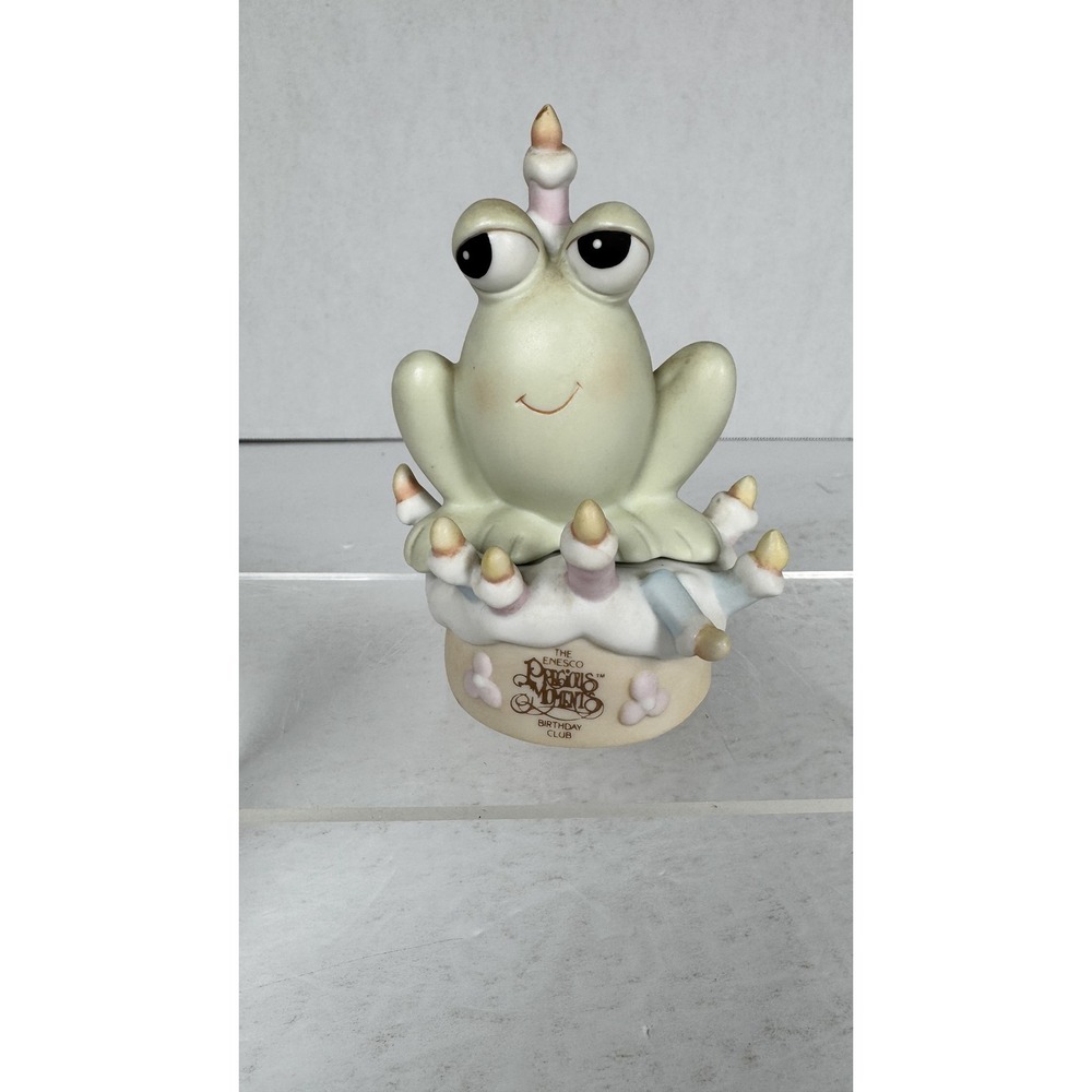 Precious Moments Enesco Birthday Club Frog Figurine "Hoppy Birthday"‎ 1999
